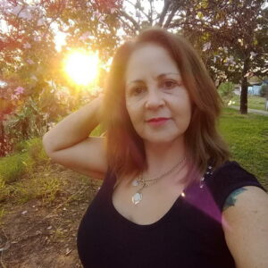 Cougar pulpeuse de Grasse veut un vilain garçon espiègle pour jeux coquins chauds au téléphone appelle vite Corinne - rencontre- Ronde-Grasse